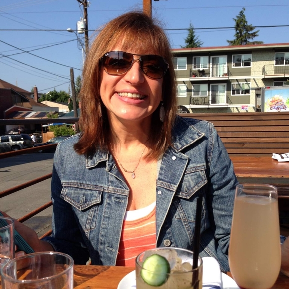 Meet your Posher, Denise - Picture 2 of 8